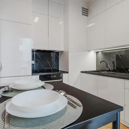 Lux In Wola - Parking, 2-rooms, Wi-fi *