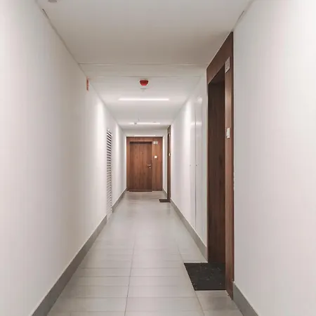 Lux In Wola - Parking, 2-rooms, Wi-fi Warsaw
